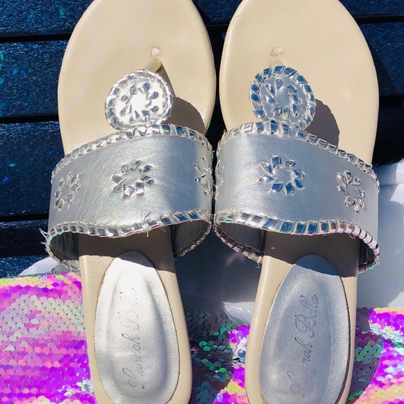 💜BEAUTIFUL SILVER SANDALS💜 - Picture 5 of 7